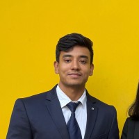 अखिल श्रेष्ठ